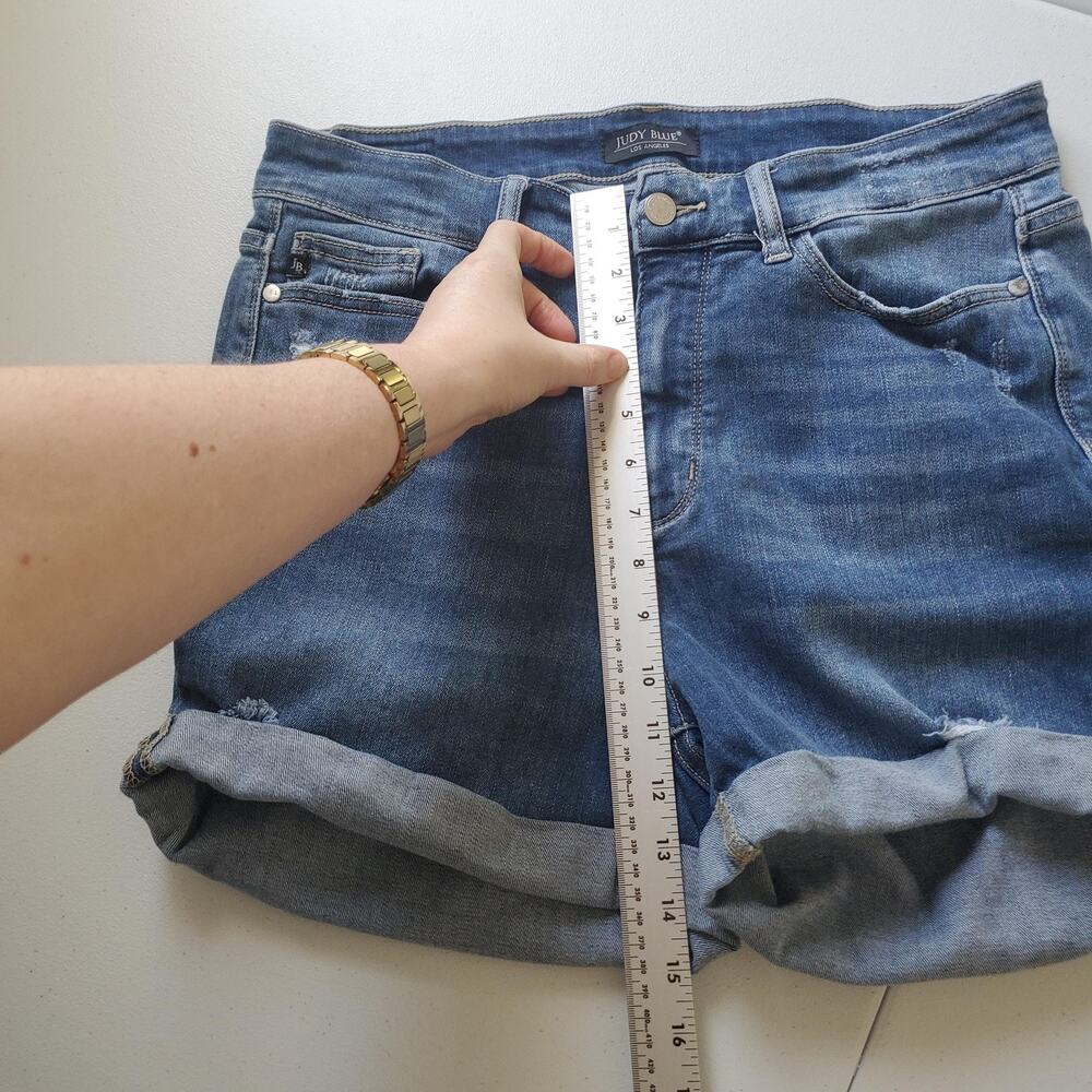 Judy Blue Shorts Womens 1XL Blue Boyfriend Distressed Stretch Denim Summer - Picture 7 of 9